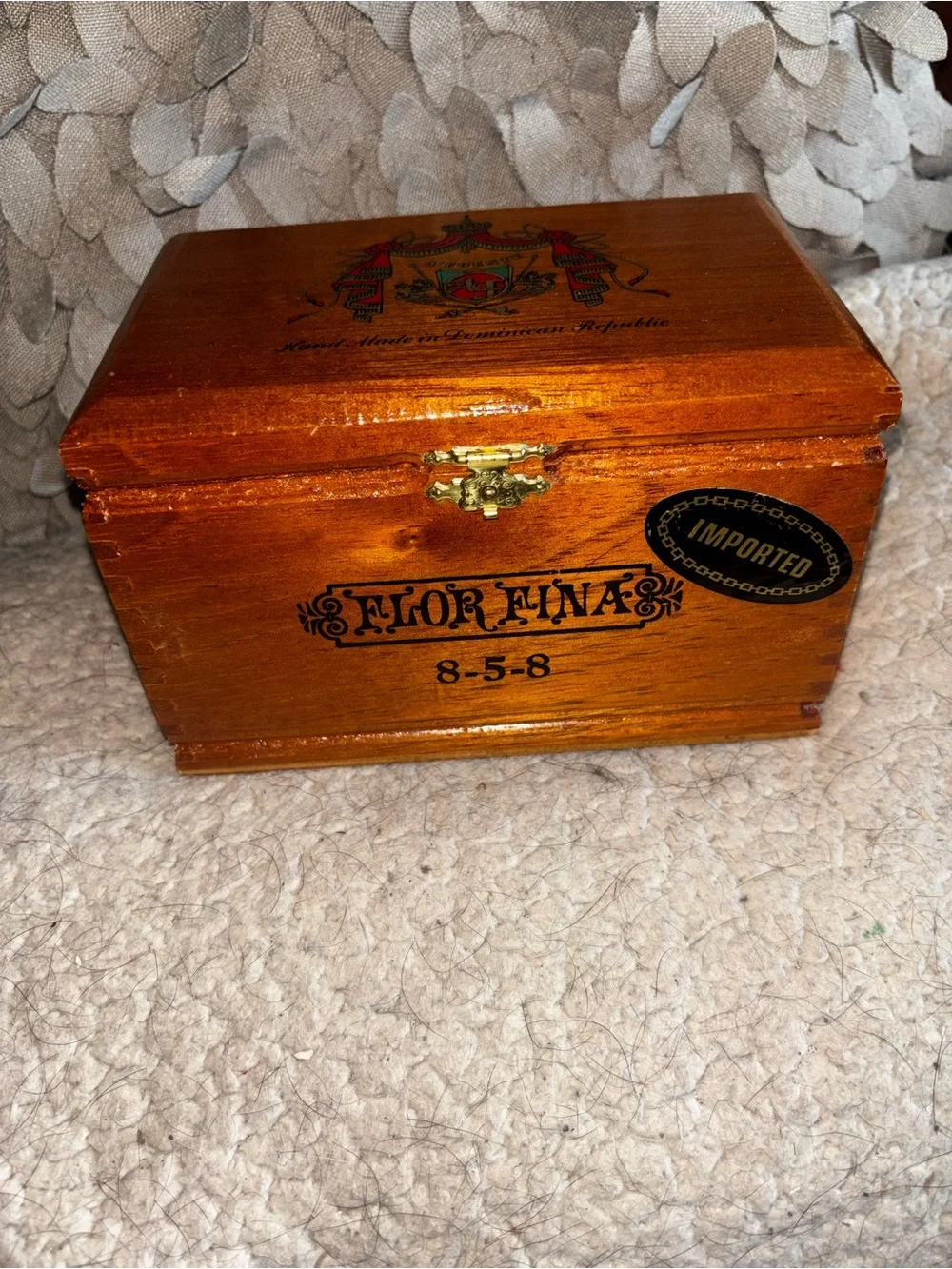 A. Fuente Flor Fina 8-5-8 Wooden Cigar Box Dominican Republic Vintage
